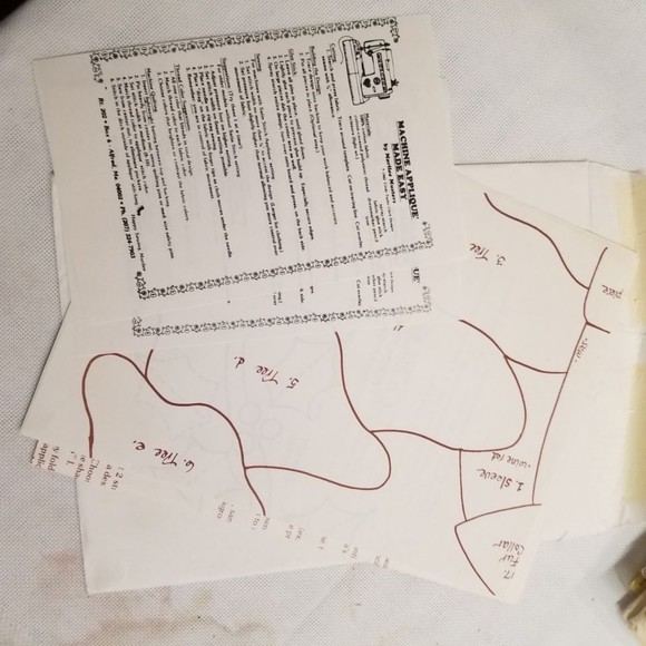 1983 Old Saint Nick Victorian Wall quilt pattern Pat037 - Picture 6 of 6